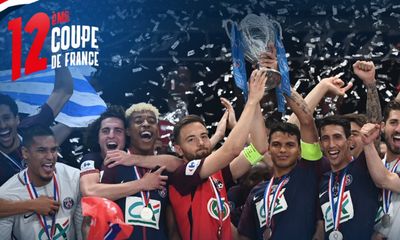 VÍDEO: Thiago Silva levanta Taça de França com... o capitão adversário - TVI
