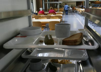 Nenhuma escola pública tem nutricionistas a trabalhar - TVI