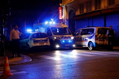 Um morto e quatro feridos em ataque à faca em Paris - TVI