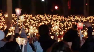 Procissão das velas: mesmo com chuva, Fátima recebeu milhares de peregrinos - TVI