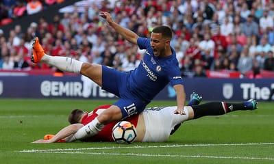Penálti de Hazard derrota Mourinho e dá Taça de Inglaterra ao Chelsea - TVI