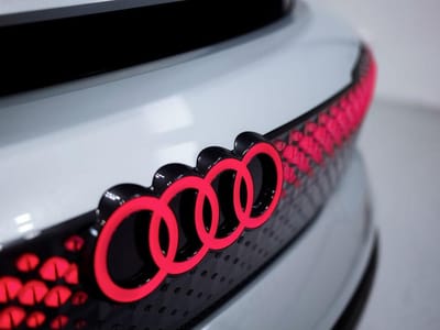 Audi revela teaser do novo Q8 - TVI