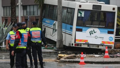 Grávida entre os 22 feridos do despiste de autocarro perto do aeroporto de Lisboa - TVI