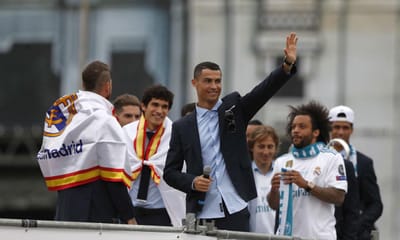 VÍDEO: Jogadores e adeptos do Real Madrid pedem a Ronaldo para ficar - TVI