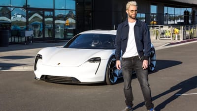 Adam Levine impressionado com o Porsche Mission E - TVI