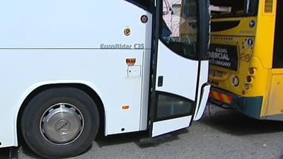 Acidente entre autocarros em Telheiras - TVI