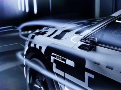 Audi e-tron inova com retrovisores exteriores virtuais - TVI
