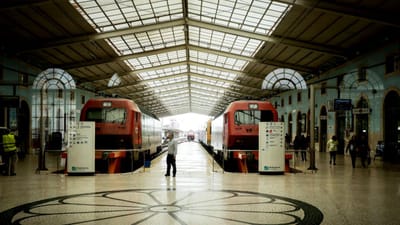 Ferroviários marcam greve às horas extraordinárias a partir de segunda-feira - TVI