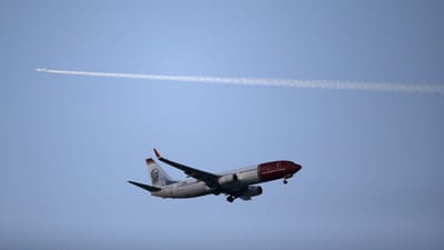 Avião aterra de emergência em Estocolmo após ameaça de bomba - TVI