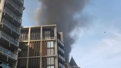 Incêndio consome hotel de luxo no centro de Londres - TVI