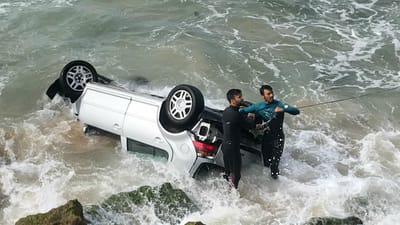 Carro cai ao mar após acidente na Marginal de Cascais - TVI