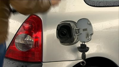 Preços dos combustíveis descem na segunda-feira - TVI