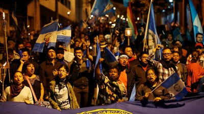 Guatelama: milhares pedem demissão do presidente por "incapacidade" - TVI