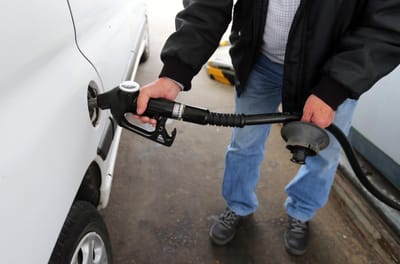 Combustíveis sobem mais que o esperado. Portugal acorda com gasolinas acima dos 2 euros - TVI