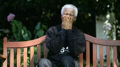 Mais de 250 cartas de prisão de Nelson Mandela em livro - TVI