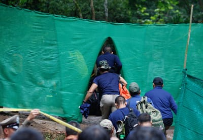 Começou o resgate das crianças tailandesas presas na gruta - TVI
