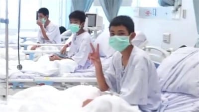 Governo tailandês divulga as primeiras imagens das crianças no hospital - TVI