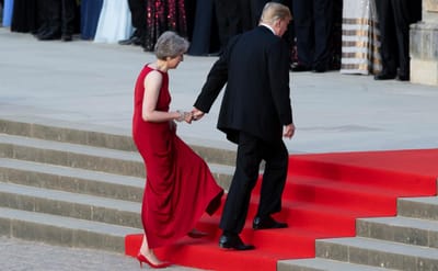 Trump em Londres acusa primeira-ministra de falhar no Brexit - TVI