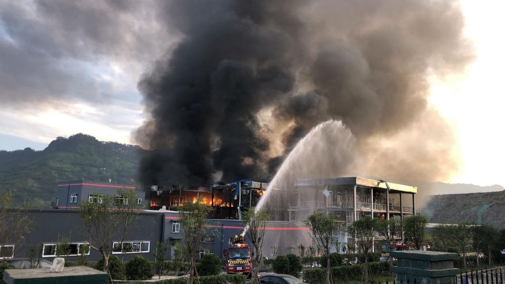 Explosão numa fábrica chinesa