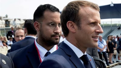 França: Macron assume-se como “responsável” pelo caso Benalla - TVI