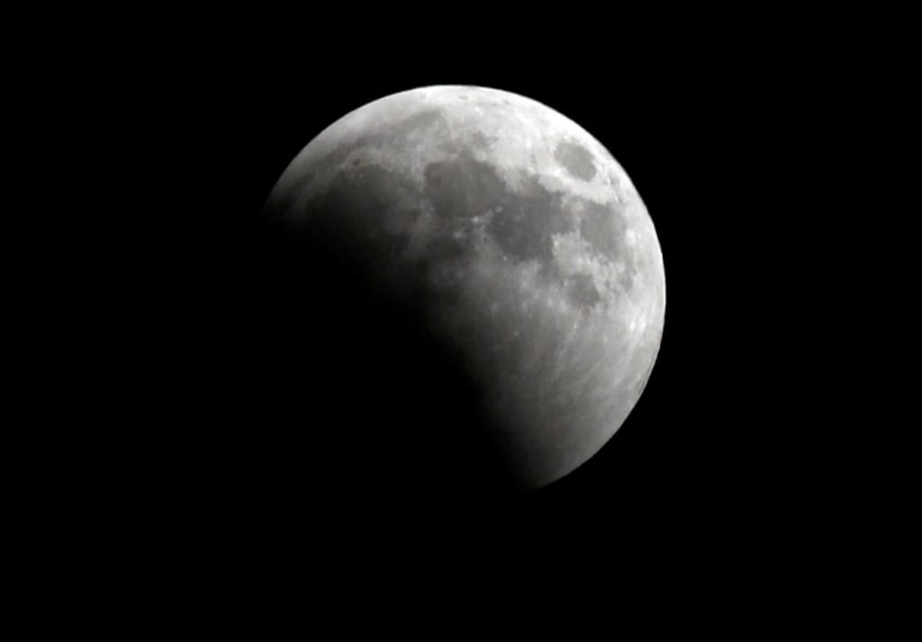 O mais longo eclipse total da Lua do século 