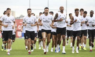 Benfica voltou a treinar no Seixal com Ferreyra recuperado - TVI