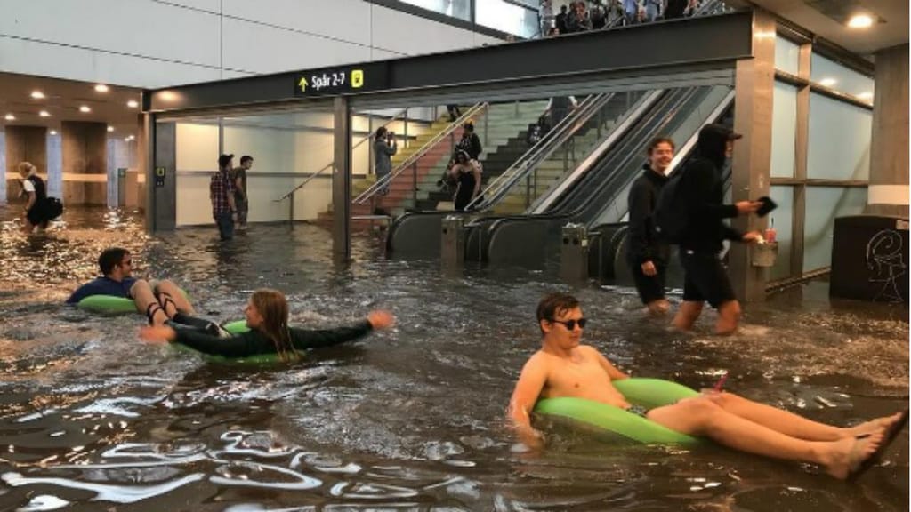 Estação de metro em Uppsala, na Suécia, inundou depois uma tempestade