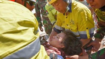 Número de mortos do sismo na Indonésia aumenta para 436 - TVI