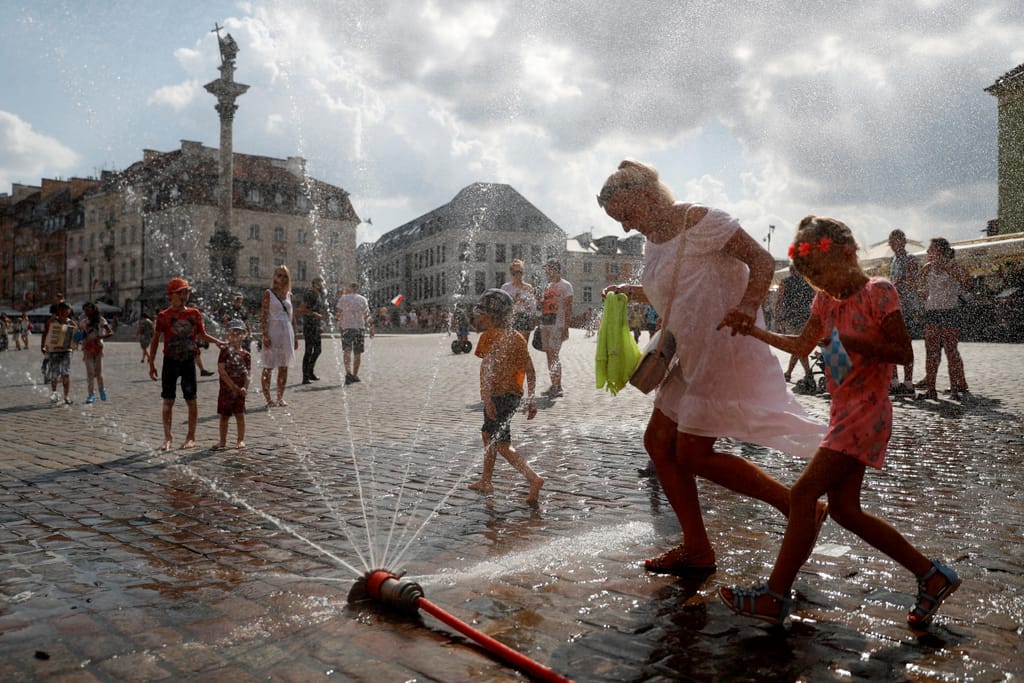 Efeitos da vaga de calor em vários países na Europa