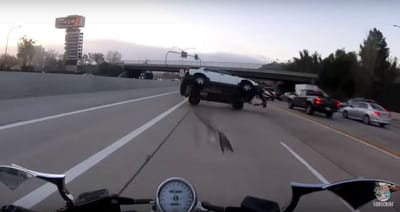 Motociclista sofre acidente ao tentar evitar colisão com SUV - TVI