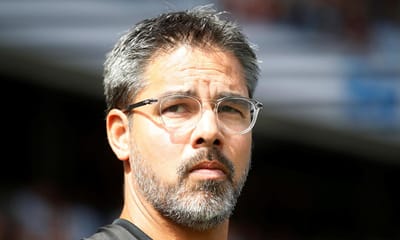 Inglaterra: Huddersfield e treinador rescindem contrato - TVI