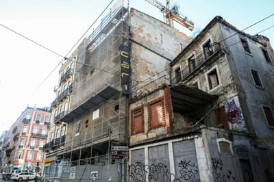 Desabamento num prédio em Lisboa faz um morto e um ferido - TVI