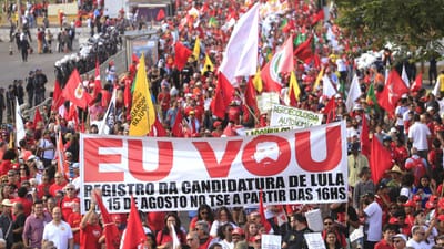 Milhares marcham em apoio a Lula no dia em que PT formalizou candidatura - TVI