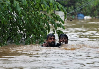 Mais de 400 mortos nas inundações no sul da Índia - TVI