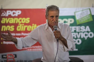 Jerónimo aponta desemprego e salários injustos como causa da emigração - TVI