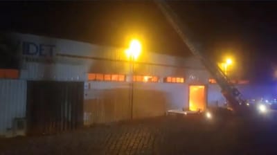 Incêndio em armazém em Santo Tirso faz um ferido ligeiro - TVI