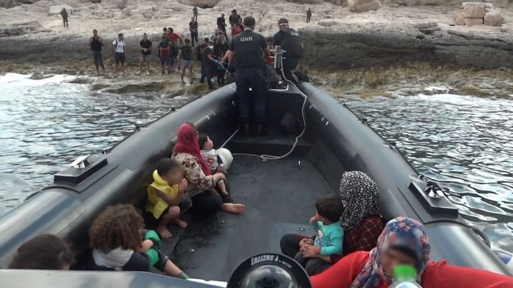 GNR resgata 35 migrantes na ilha de Strongili e auxilia 46 na ilha de Lesbos