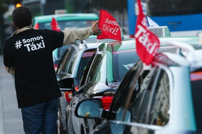 Taxistas "cansados", mas firmes ao quarto dia de protestos - TVI
