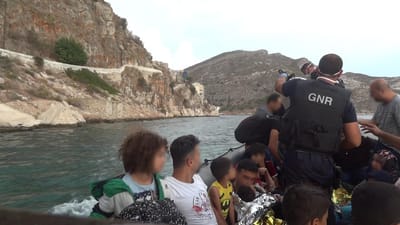 GNR resgata 34 migrantes na Grécia - TVI