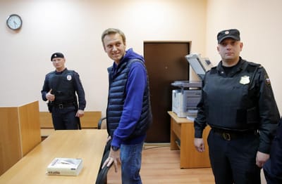 Opositor russo condenado a nova pena após ser libertado - TVI