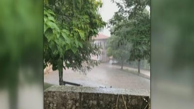 Chuva intensa provoca inundações em Vila Real - TVI