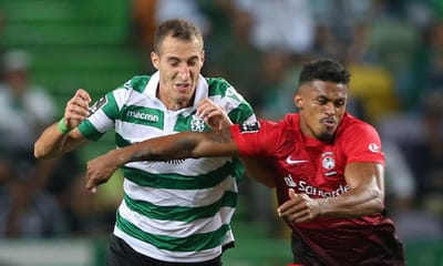 Sporting negoceia com Almería transferência de Petrovic - TVI