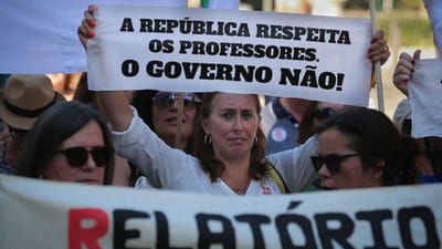 Professores remarcam greve e estendem-na até ao final do ano letivo - TVI