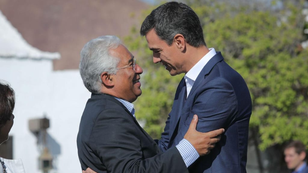 Primeiro Ministro de Portugal, António Costa cumprimenta o hómologo Espanhol, Pedro Sánchez em Lanzarote