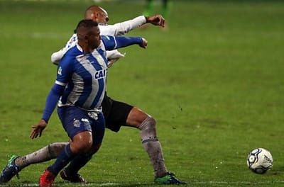 Brasil: Goiás quer ajudar ex-atacante do FC Porto a regressar aos relvados - TVI