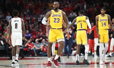 Lakers perdem com os Trail Blazers na estreia de LeBron - TVI
