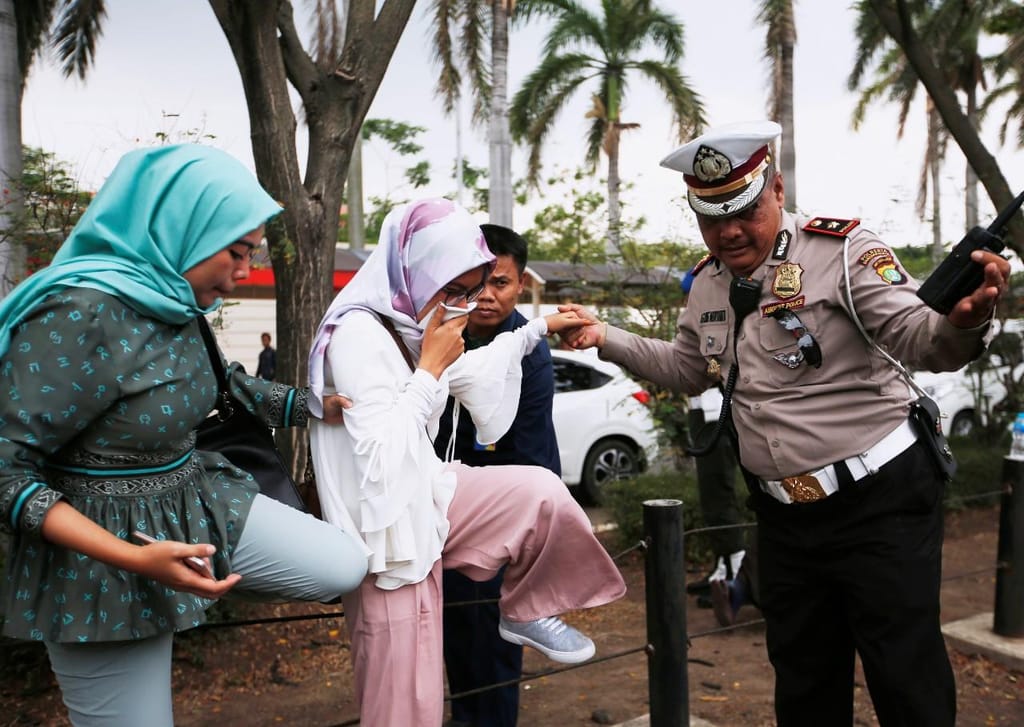 Operações de resgate na Indonésia
