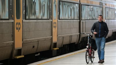 Ferroviários acham pouco compra de 22 comboios para a CP - TVI