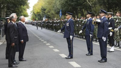 Maior desfile militar desde há 100 anos na Avenida da Liberdade - TVI