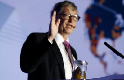 Maioria dos testes à Covid-19 é "um desperdício completo", diz Bill Gates - TVI